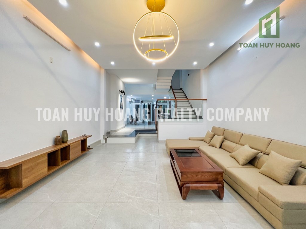 5 bedroom house near Crowne Plaza Danang – B847