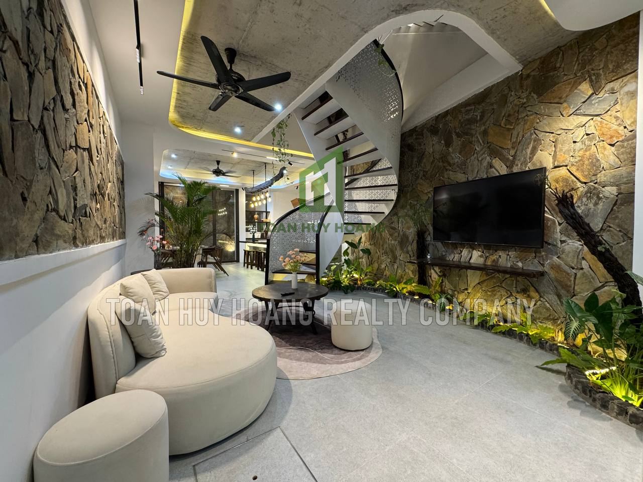 3 storey house with pool for rent near My Khe beach – D322