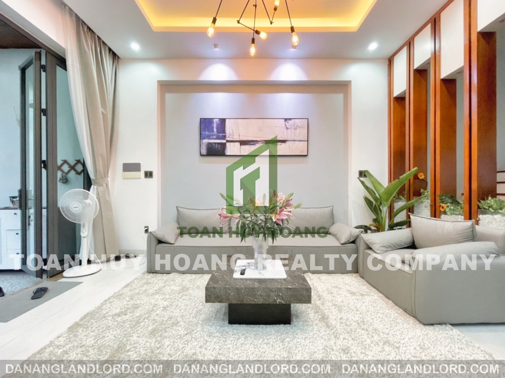 Beautiful 4 bedroom house near Vincom Plaza – C989