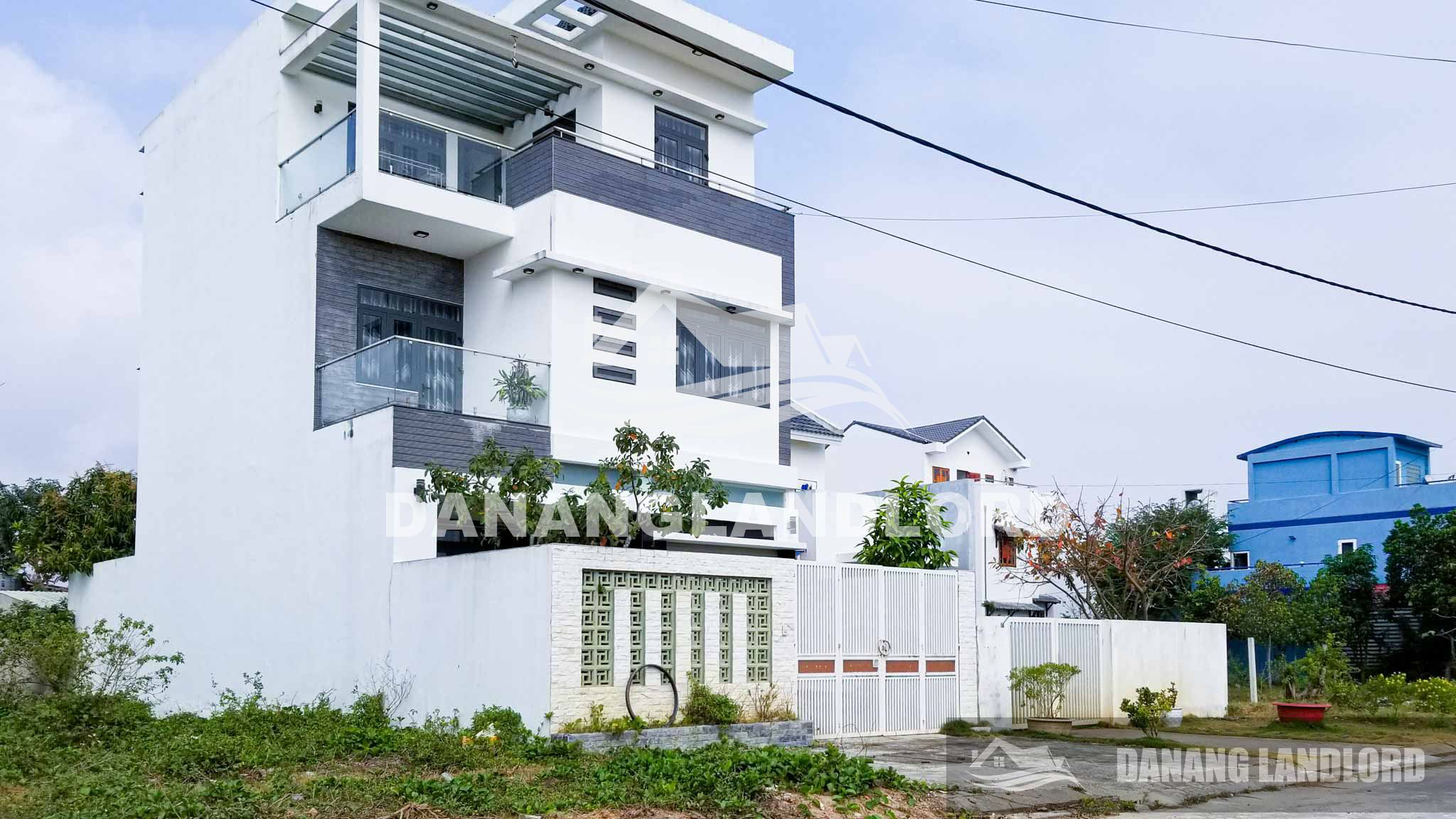 Three-storey villa near Singapore International School – B122