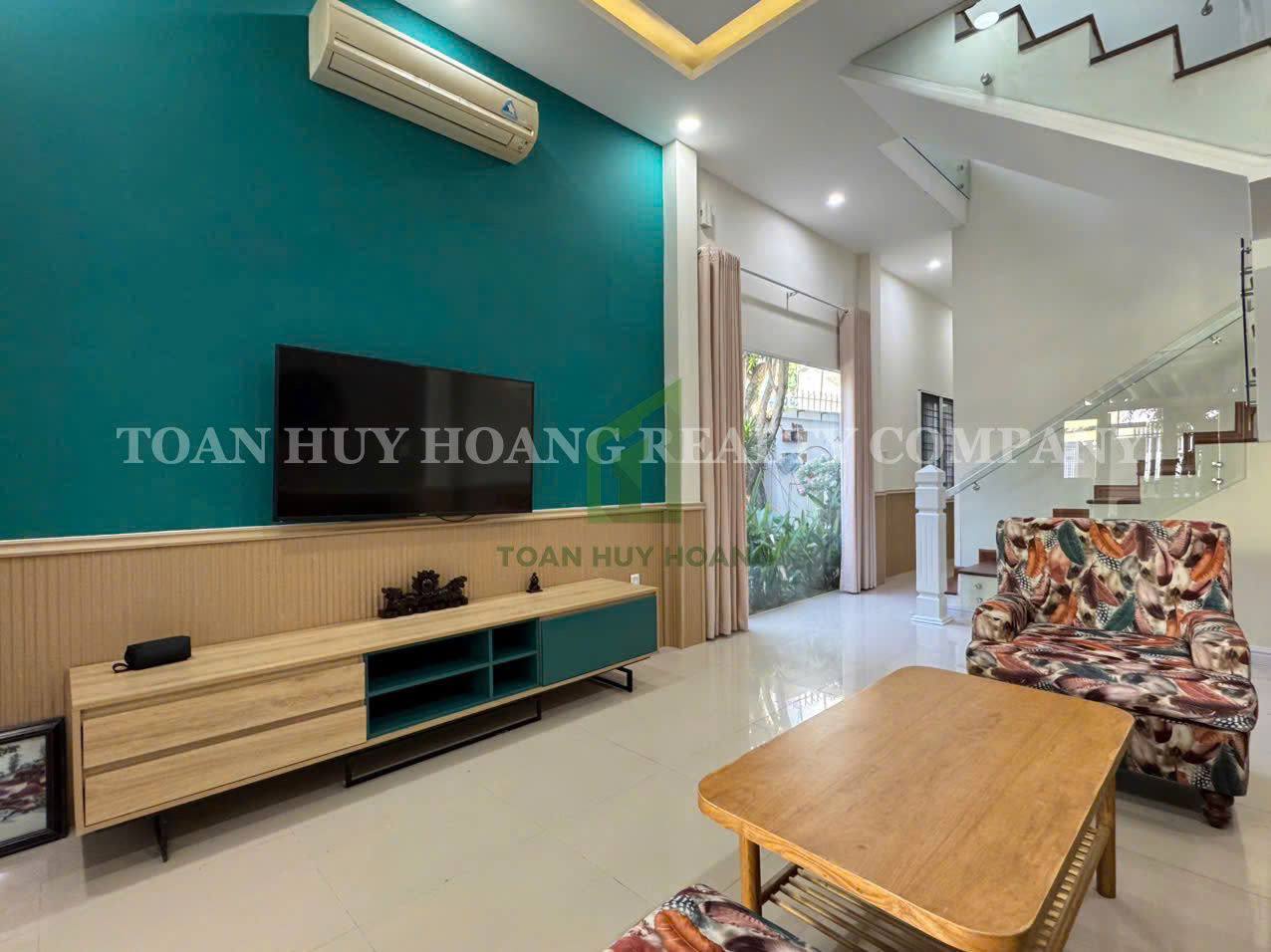 2 storey Villa with 3 Bedrooms Near My Khe Beach – D285