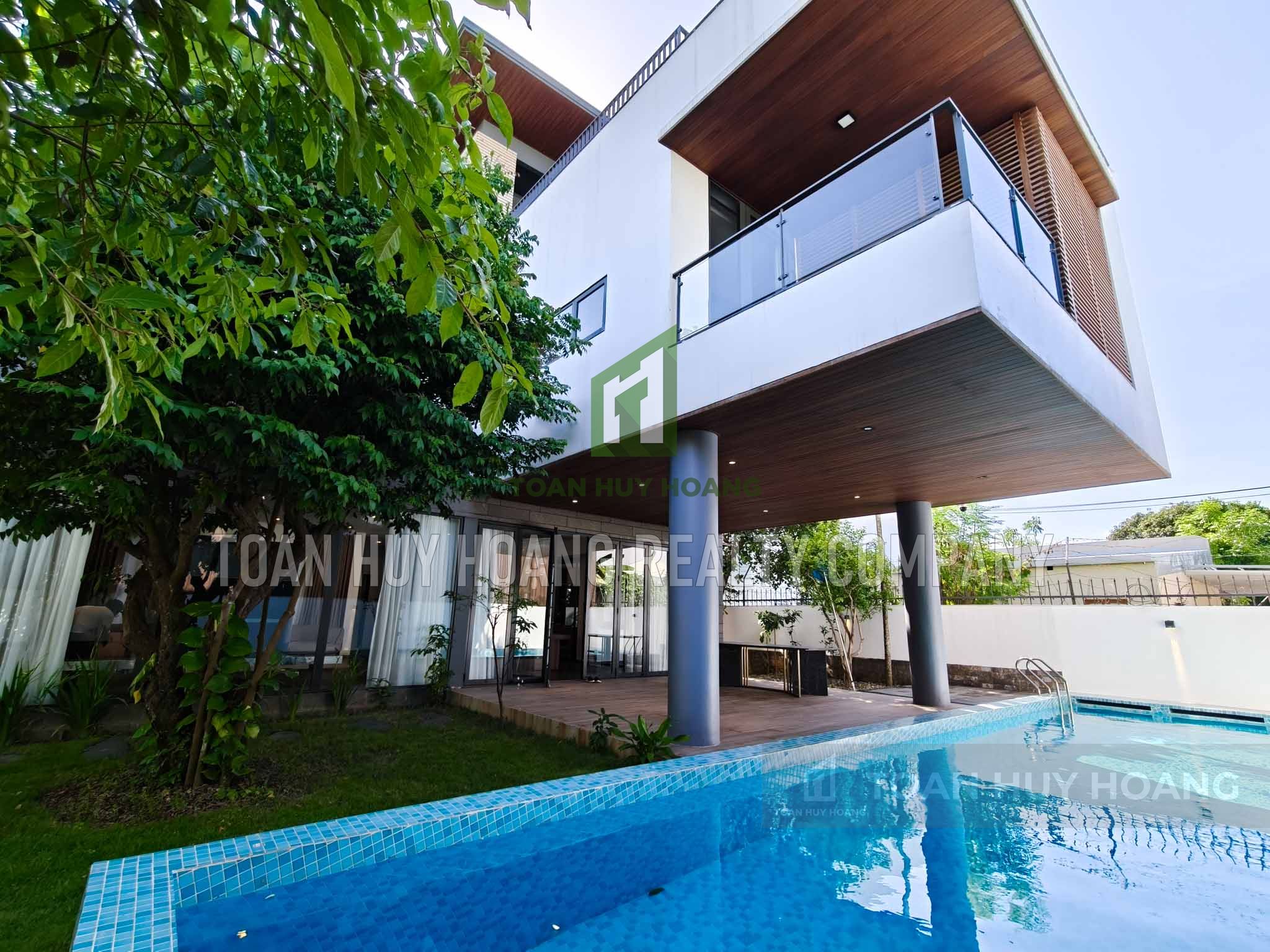 5 bedroom villa with large swimming pool in Nam Viet A – D187