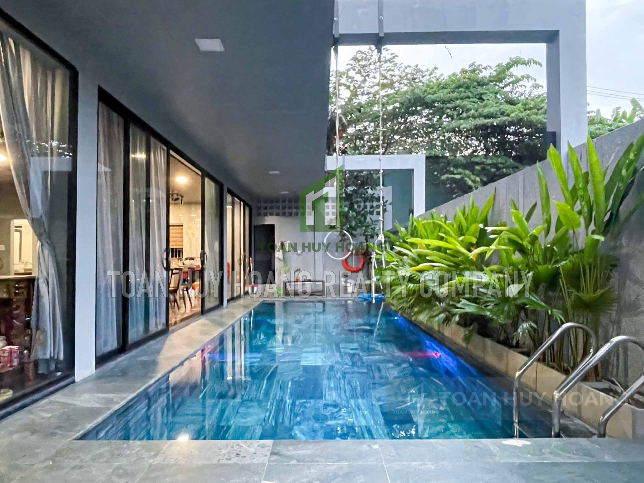 5 bedroom villa with swimming pool in Nam Viet A area – D294