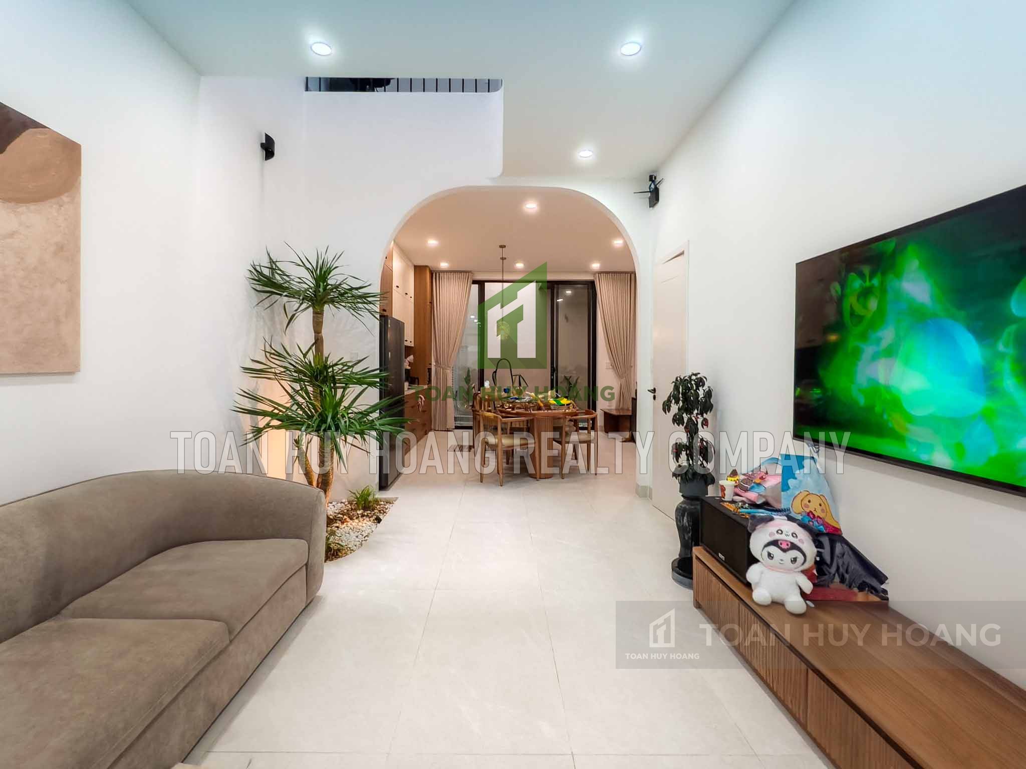 Beautiful modern house with 4 bedrooms in Nam Hoa Xuan – D276
