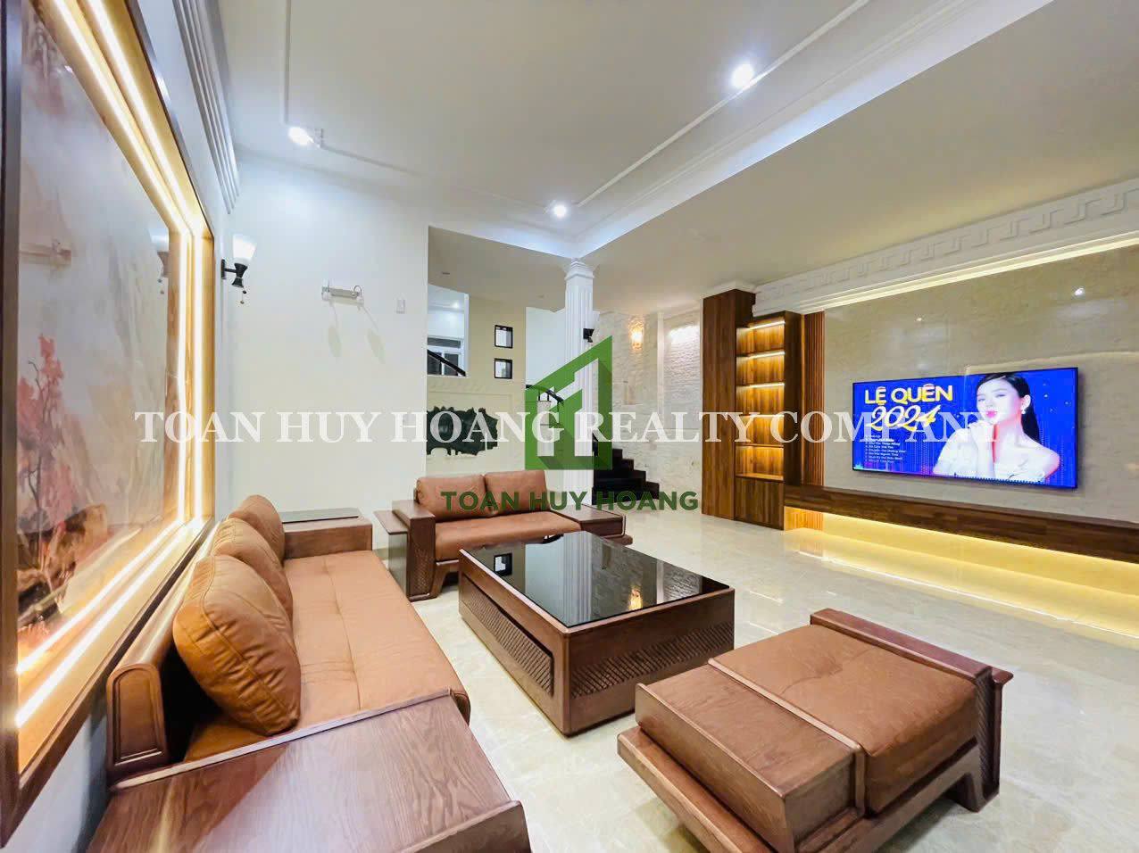 Villa for rent with 4 bedrooms near Vincom Da Nang – D126