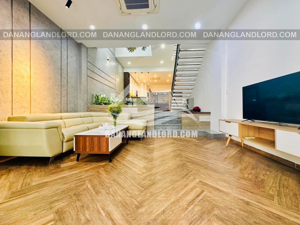 Spacious 4-Bedroom House for Rent Near Pham Van Dong Beach