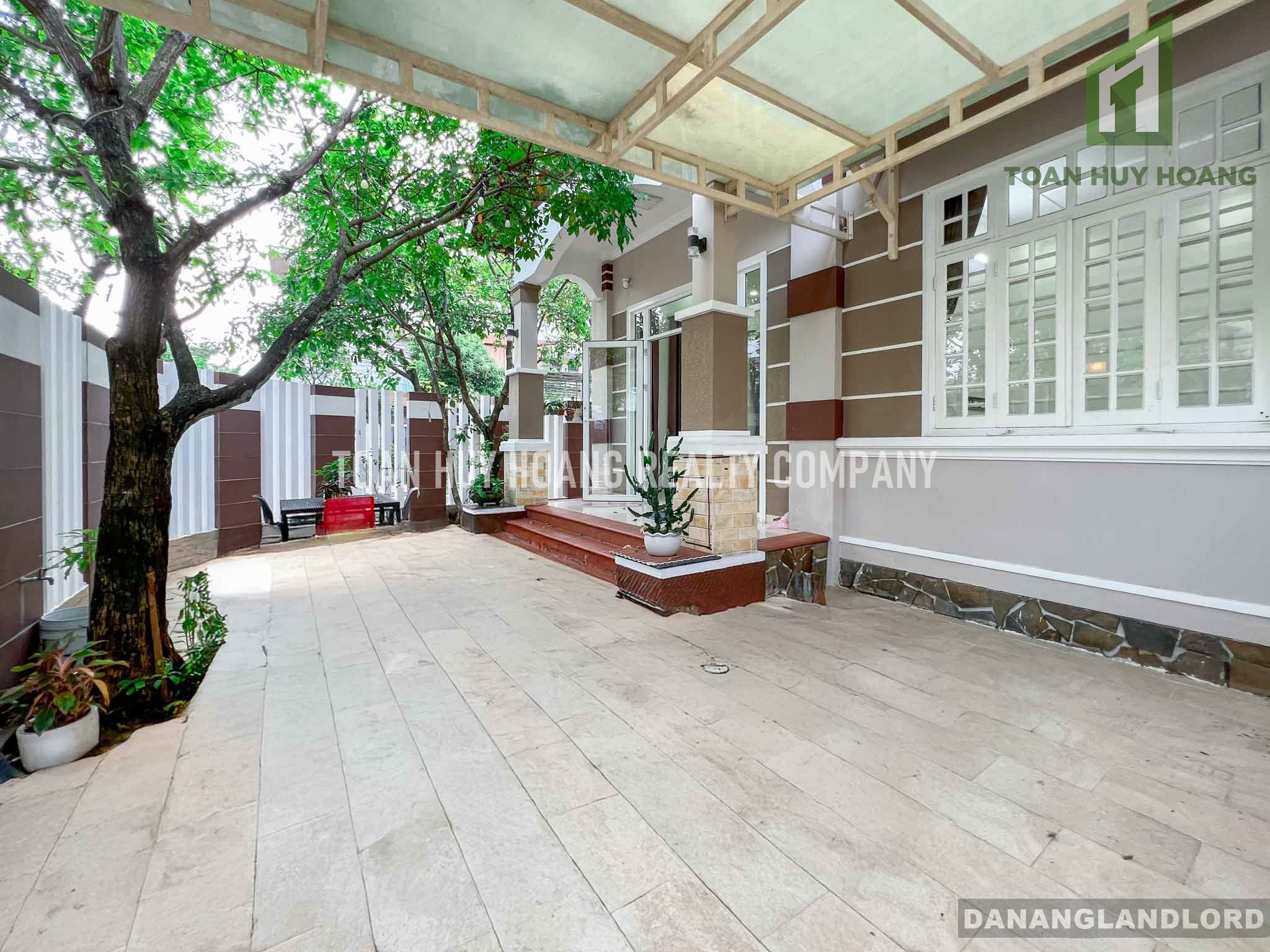 3-Bedroom House near Vincom Plaza – B942