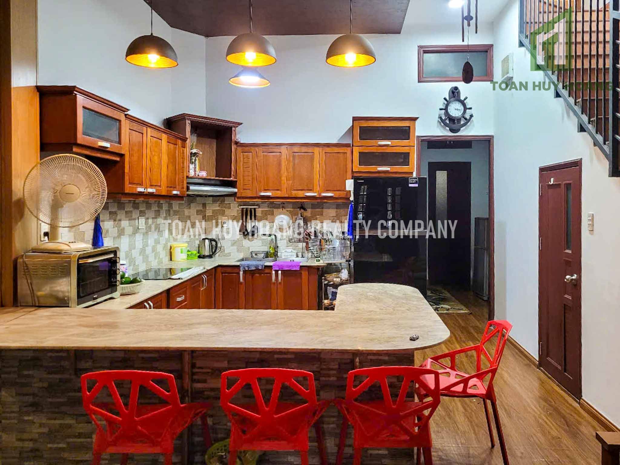 2 storey house with 3 bedrooms near My Khe beach – D015