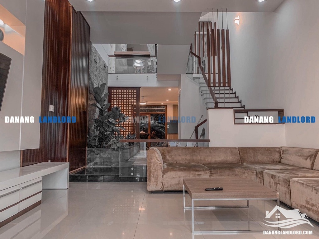 Beautiful 3 Bedrooms House in Phu Gia Compound – D058