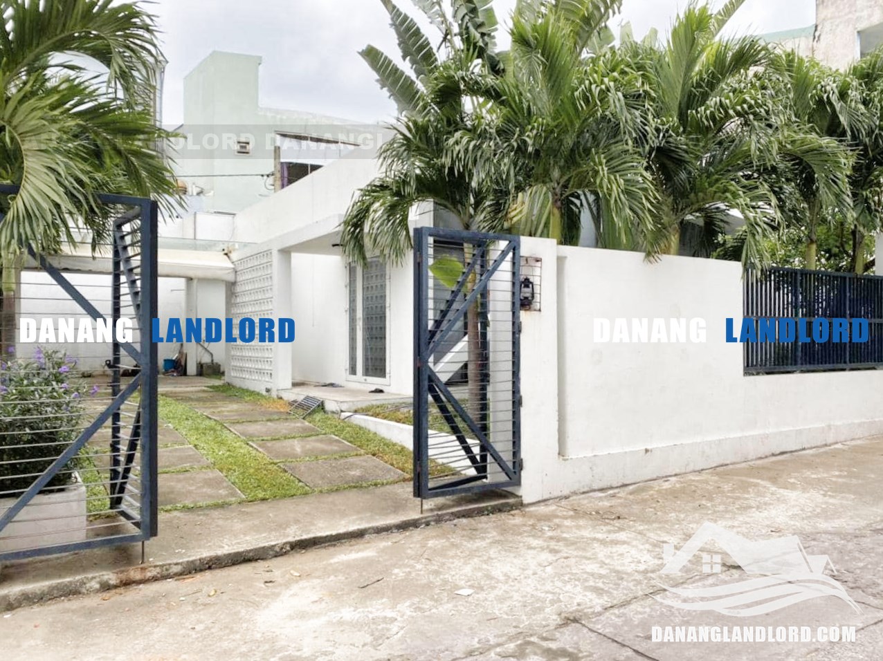Spacious 5-Bedroom Villa near Son Thuy Beach – B922