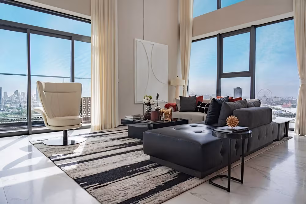 Luxury penthouse at The Filmore Da Nang featuring unobstructed Han River views, spacious open-plan living, a large balcony, and premium finishes. Residents enjoy an infinity pool, fitness center, 24/7 security, and a prime city-center location. Ideal for luxury living, a holiday home, or investment.