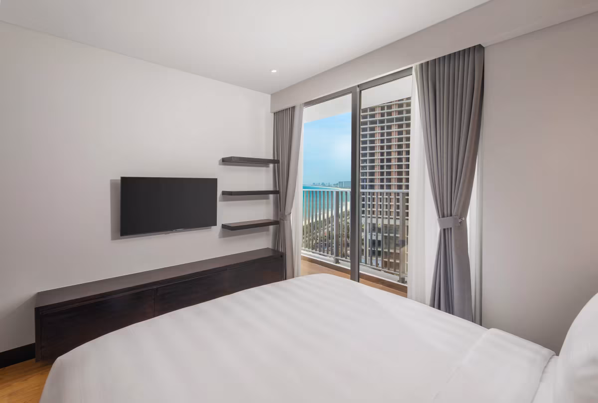 Wyndham Soleil Da Nang | 1 Bedroom Beachfront Apartment with Partial Sea View for Rent