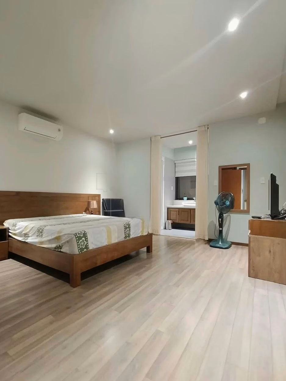 4 bedroom villa with 3 levels for sale in Bang Lang street, belongs to Euro Village 1, Son Tra, Da