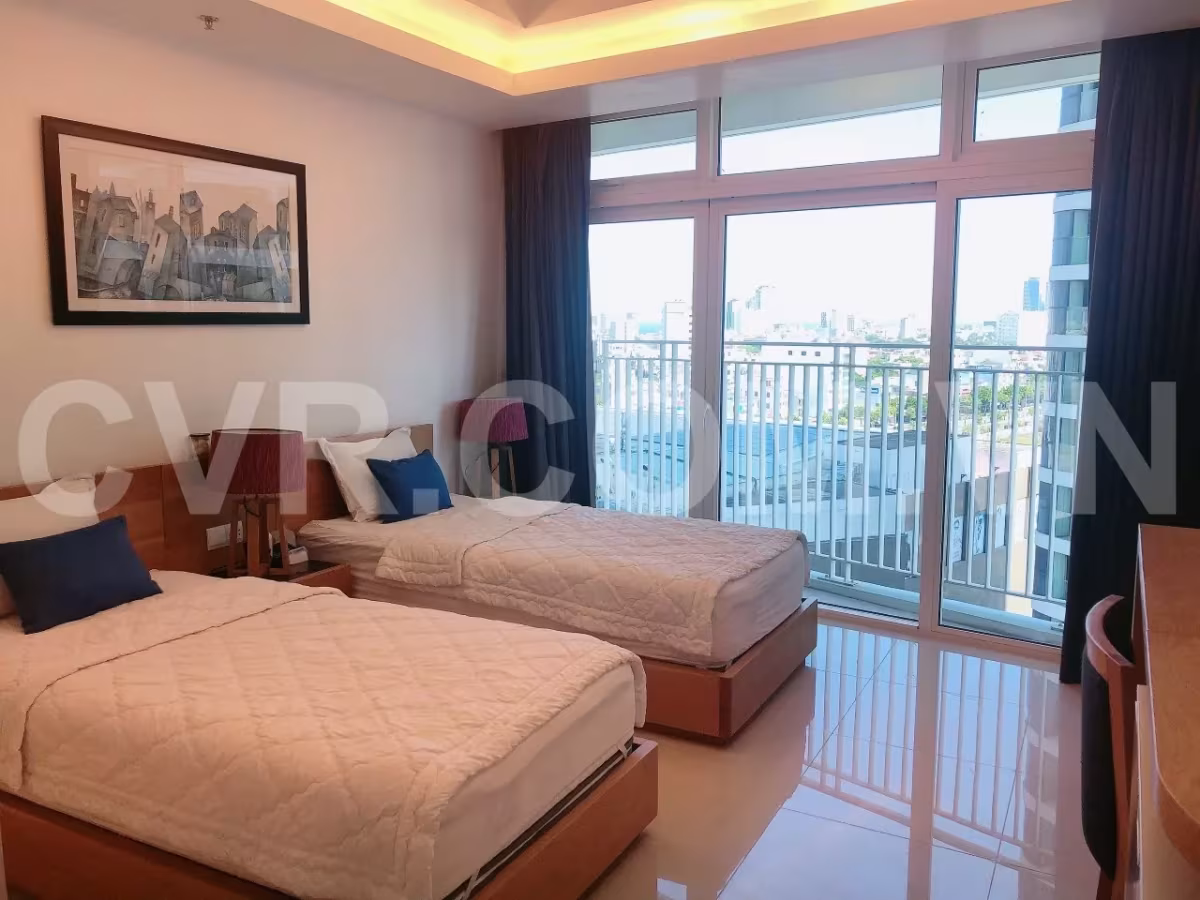 This high floor, family oriented, 3 bedroom apartment for rent is located in Azura building Da Nang. Azura Da Nang