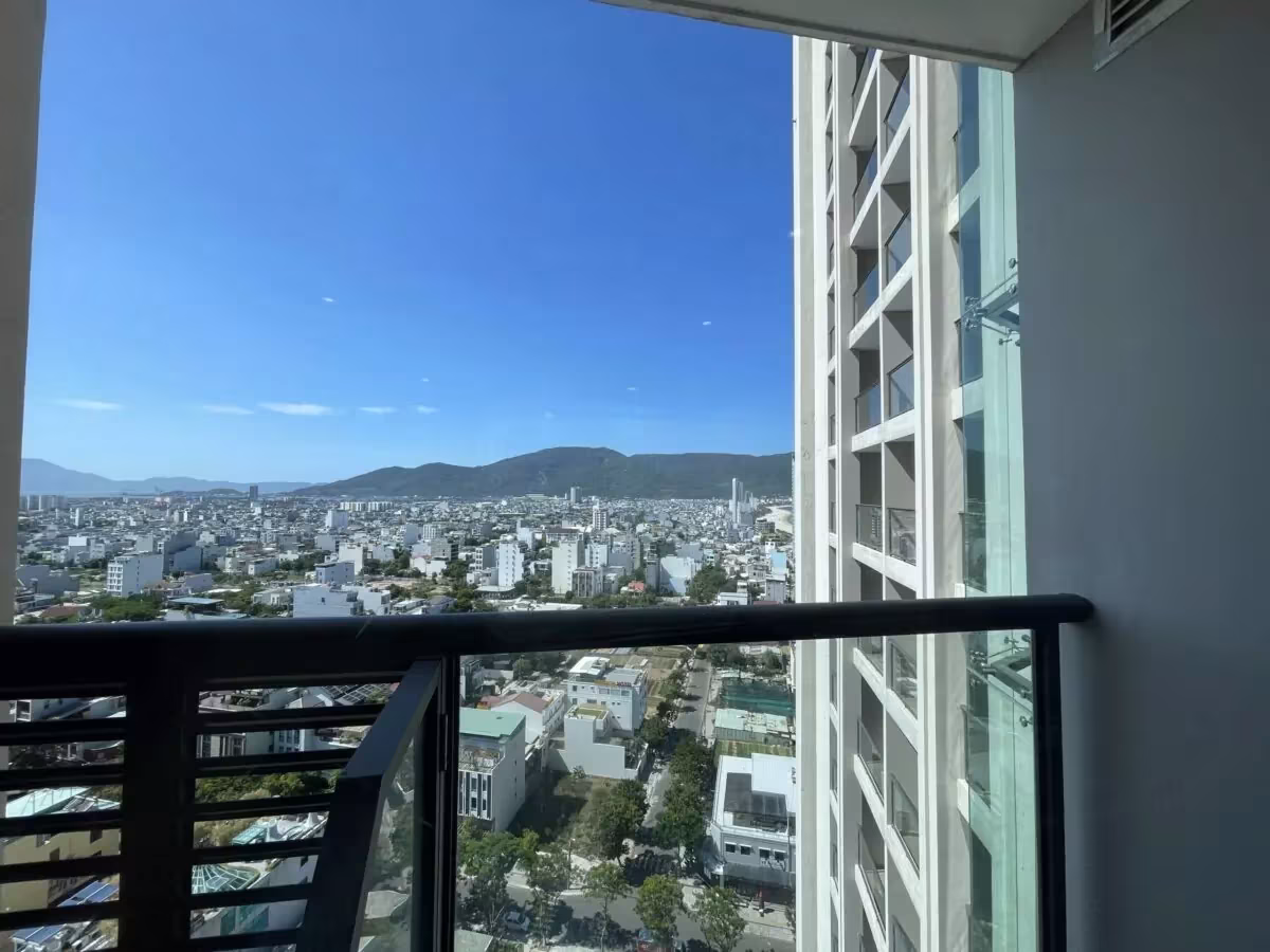 The luxury 1-bedroom apartment for sale is located adjacent to the Altara Suites adjacent to Sheraton Four Points Danang in