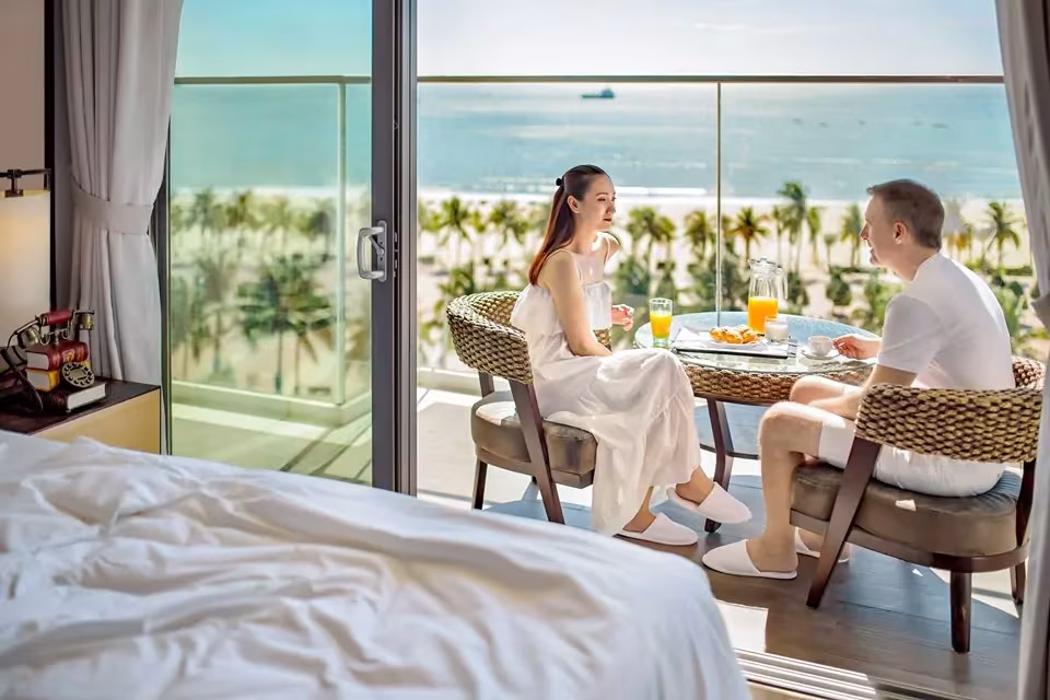 Soleil Wyndham Da Nang Condos Soleil Wyndham Danang will offering five-star, international standards offering condos for sale. The four