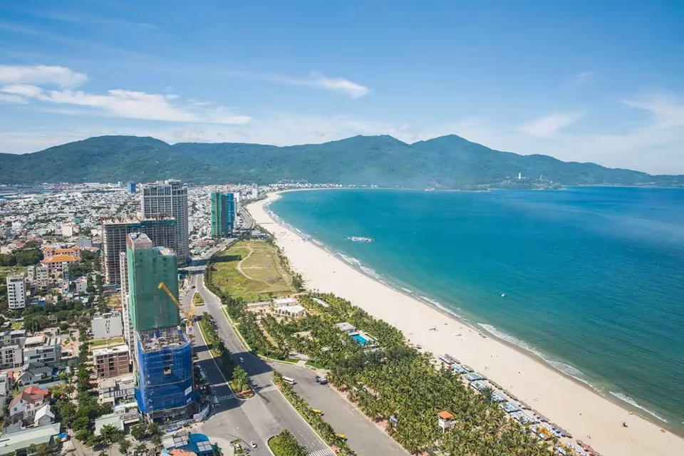 Soleil Wyndham Da Nang Condos Soleil Wyndham Danang will offering five-star, international standards offering condos for sale. The four
