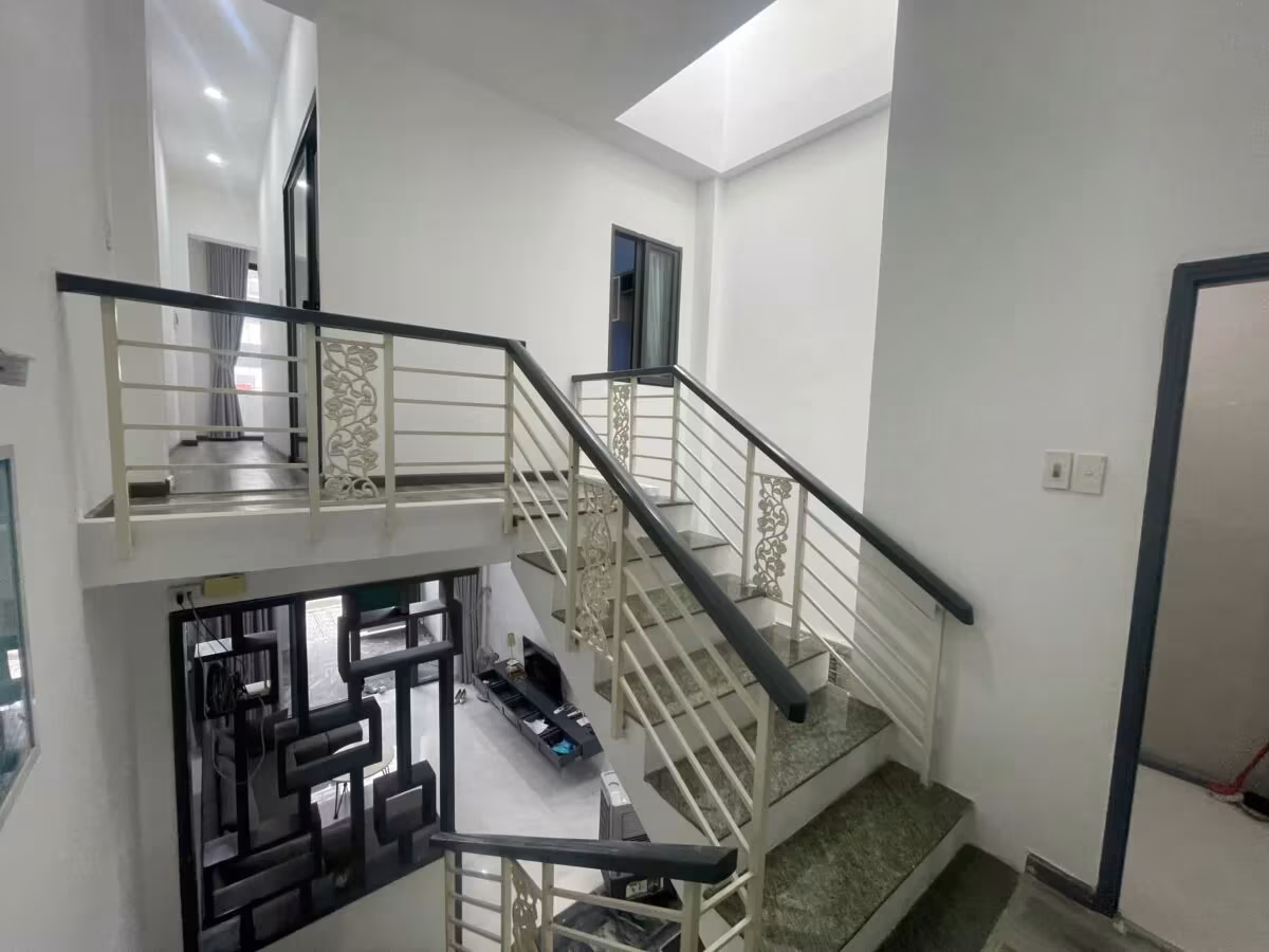 2 Bedroom house for sale in An Thuong area, close to My Khe beach, Da Nang City. This 2-storey